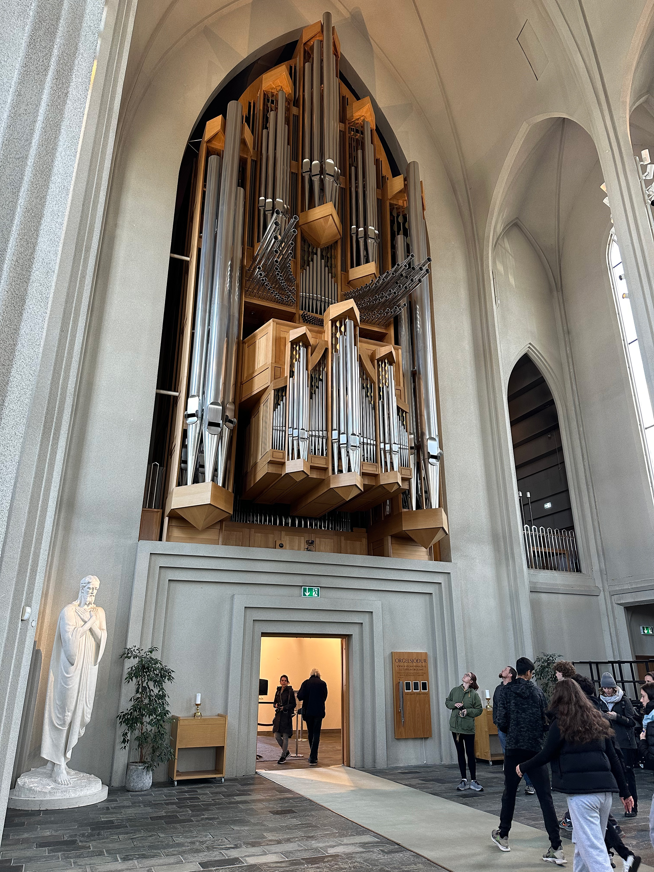 051523 Reyk church organ pipes